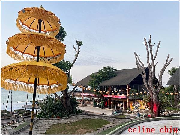 【國外旅遊】峇里島金巴蘭Locca Sea海景餐廳.日落,超