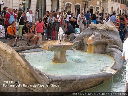 2-35Spanish Steps_Fontana della Barcaccia.jpg