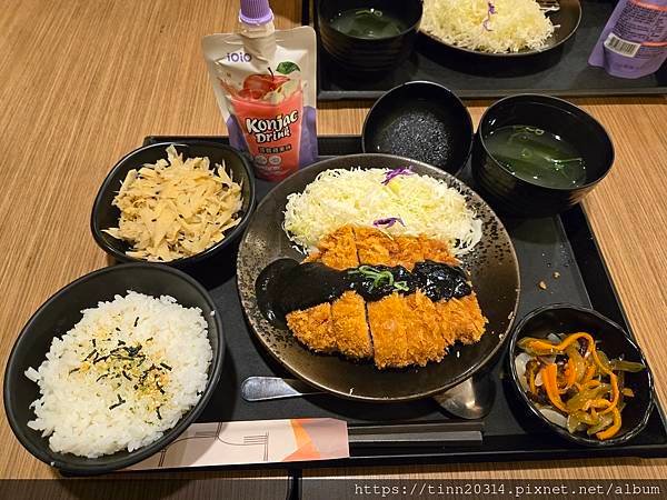 桃園平鎮/墨魚豬排定食、香酥炸腰內肉定食，福勝亭日式豬排專賣