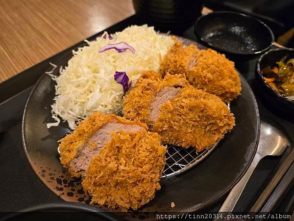 桃園平鎮/墨魚豬排定食、香酥炸腰內肉定食，福勝亭日式豬排專賣