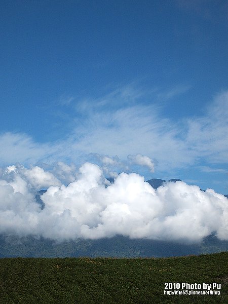 藍天白雲~我的金針山