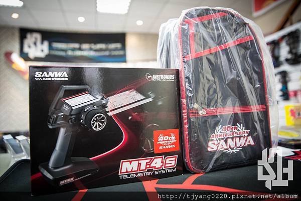 開箱文!!! 開箱文!!! 開箱文!!! SANWA MT-4S 限量版 中高階4動作2.4G遙控器