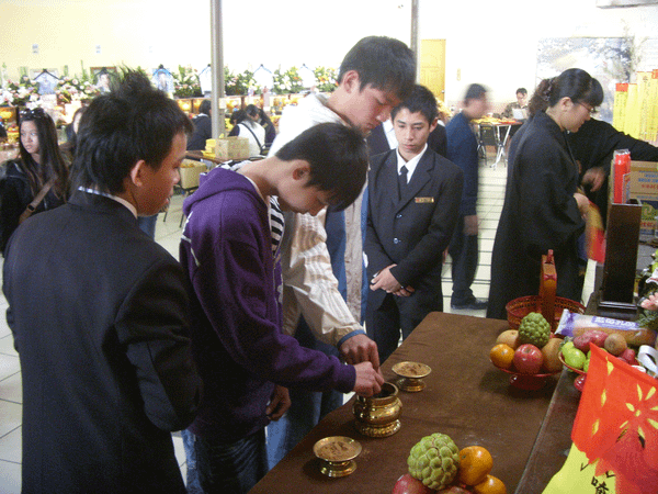 11-捻香1.png
