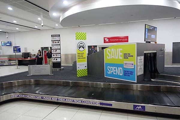 1640h DSC02545 Baggage Carousel