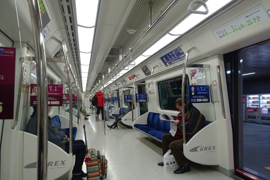 0947 DSC04199 View of AREX Train Cabins