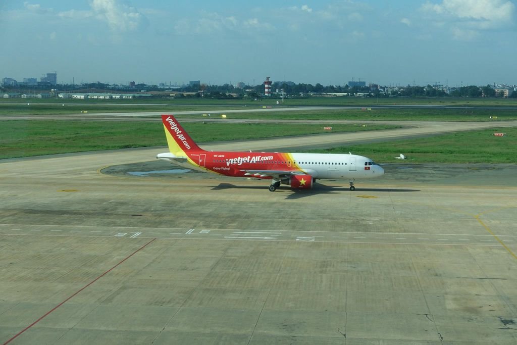 1505 DSC02973 VJ310 SGN-UIH A320 Previous Cebu Pacific.jpg