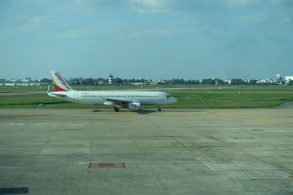 1543 DSC03017 VJ174 SGN-HAN A320 VN-A690 Leased from PR.jpg