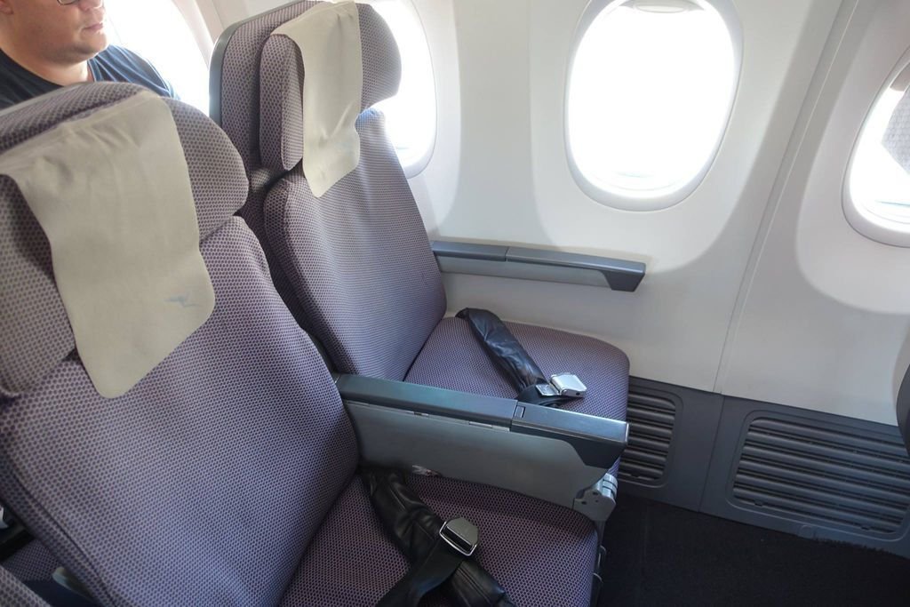 0946 DSC01036 Y Class Seats