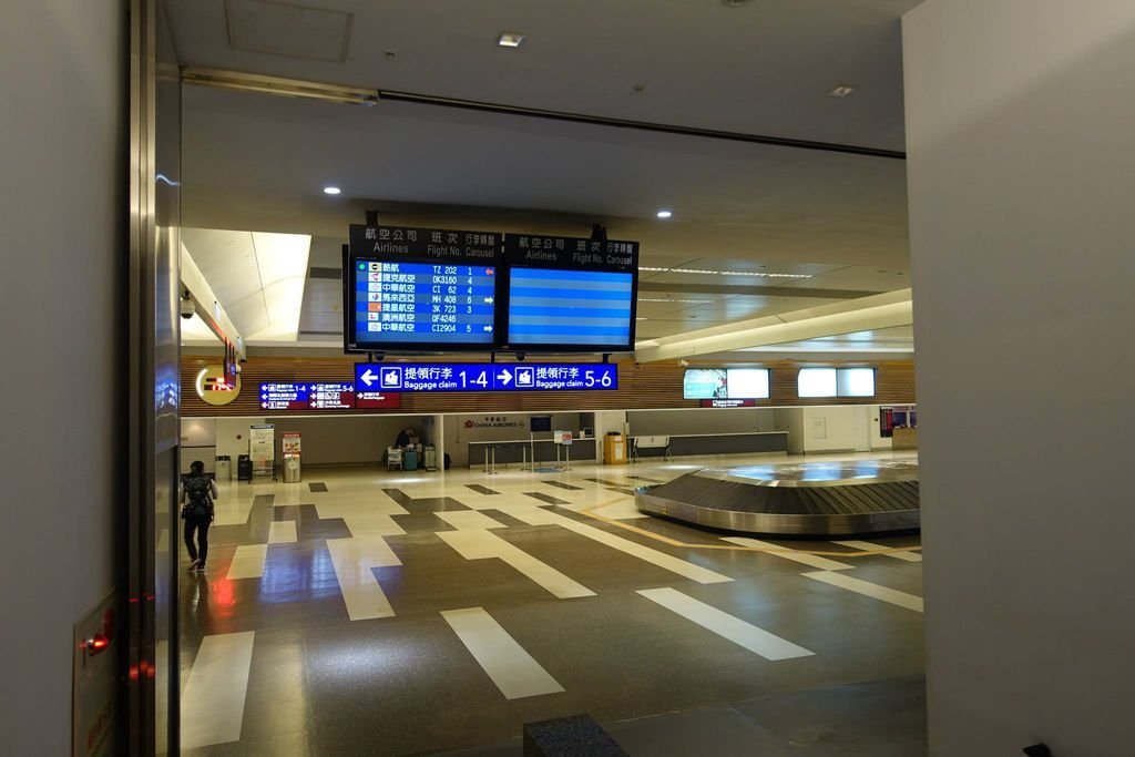 0539 DSC05861 Luggage Carousel Area