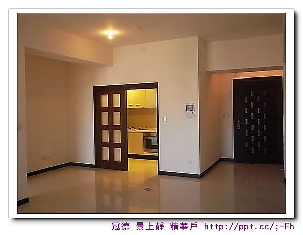 008-從客廳往大門、廚房拍攝的美麗場景.jpg