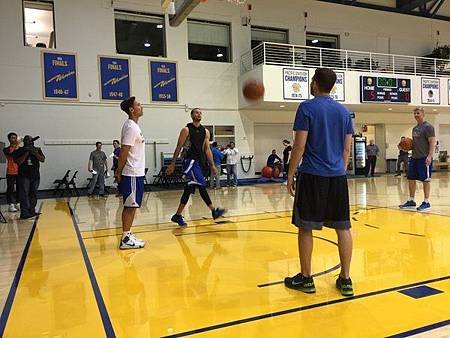 steve nash helping curry shooting(1)