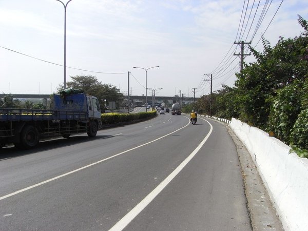 進永康前的高架橋.JPG