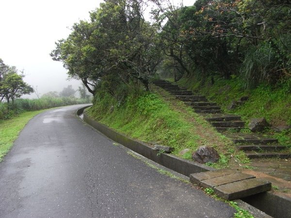 開始下雨了.JPG