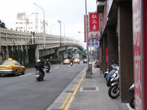 基隆路4.JPG