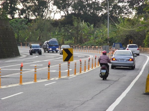 這算四線道嗎.JPG