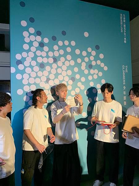 20231230 【應援活動報告】⽣命樹《微光少年》專輯光影20231230 【應援活動報告】⽣命樹《微光少年》專輯光影沈浸 LIVE | 少年群像