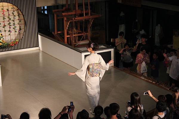 西陣織16.JPG
