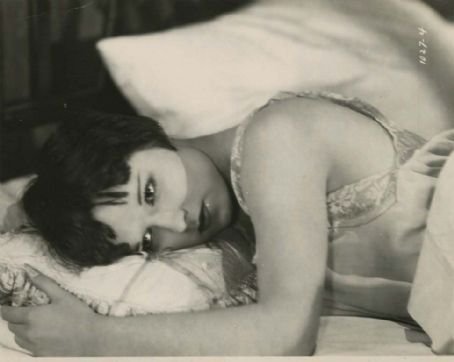 sick-louise-brooks