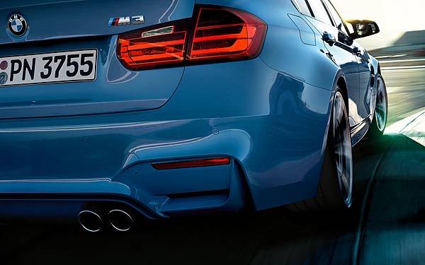 BMW_M3_Sedan_02_1920x1200