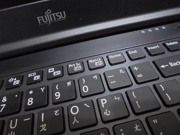【日本製造】FUJITSU富士通LIFEBOOK筆記型電腦5