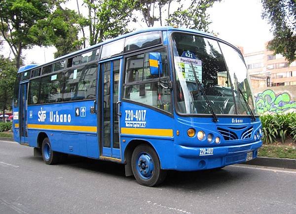 Bogotá_-_Bus_del_SITP_por_la_carrera_11.jpg