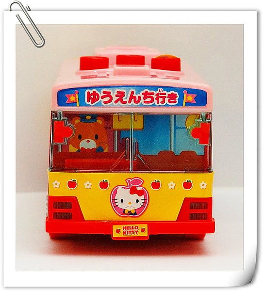 Hello Kitty bus (4).jpg