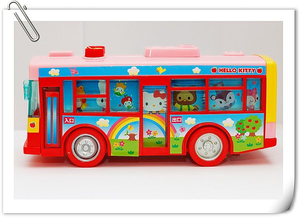 Hello Kitty bus (14).jpg