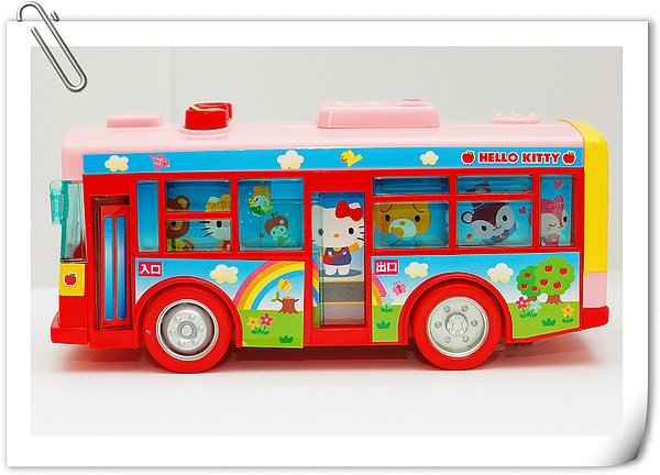 Hello Kitty bus (15).jpg