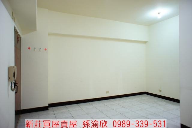 nEO_IMG_中正捷運三房車位3.jpg