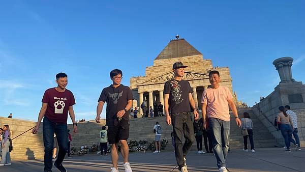 墨爾本自由行 Day1｜Jetstar 抵達、戰爭紀念館與雅