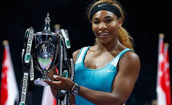 serena-williams-proudly-displayed-her-trophy-after-beating-simona-halep-in-sundays-final-at-the-bnp-paribas-wta-finals-singapore-presented-by-sc-global_1dvdsjqallh531744x0kic8x7h.jpg