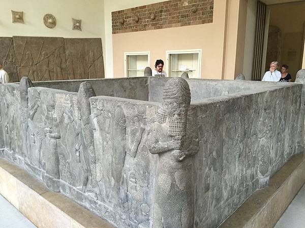 20150608_iPhone_Berlin_Museum_Wall_116.jpg
