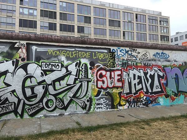 20150608_iPhone_Berlin_Museum_Wall_175.jpg