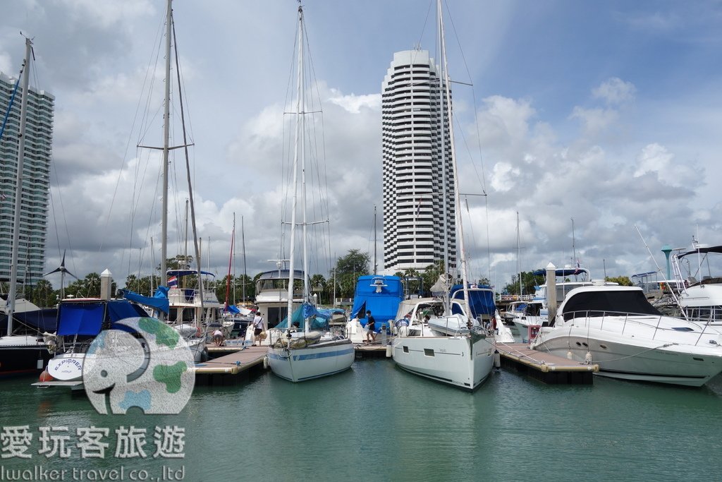 【芭達雅景點】豪華遊艇海上私人派對水上遊樂園