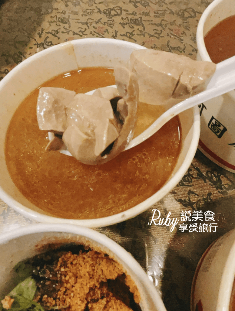 【台北中山區美食】阿圖麻油雞-永遠都在排隊的麻油雞，雞肉大塊