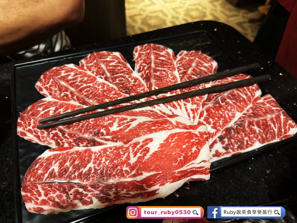 【板橋火鍋】東華川府重慶老火鍋-道地的重慶火鍋，鴛鴦鍋，特製