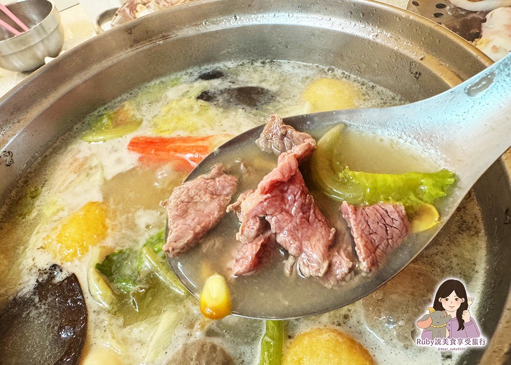 【新莊美食】朋月栻二月牌沙茶爐新莊店，美味現撈海鮮，不用跑漁