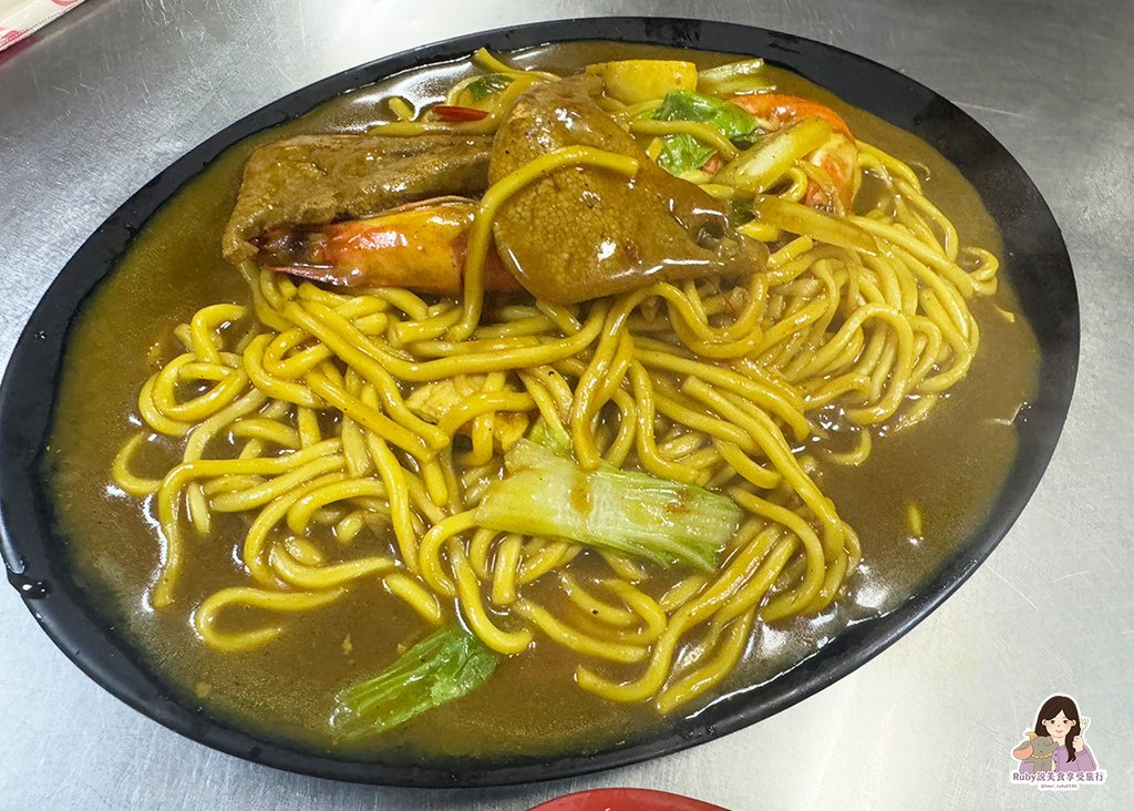 【基隆仁愛市場】阿嬌炒麵附菜單，加入炒咖哩和沙茶，味道更有層