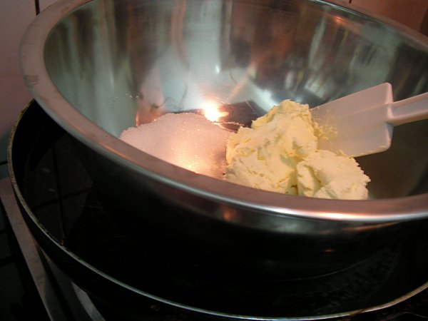 cream cheese with sugar melting 