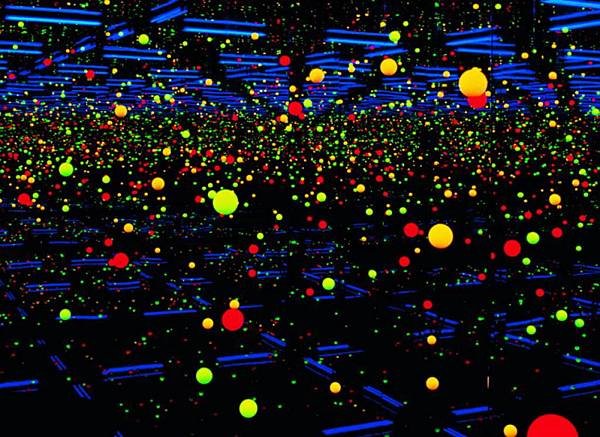 Yayoi-Kusama-soul-under-the-moon