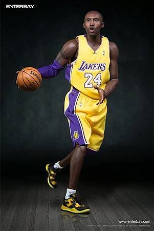 Enterbay-Kobe-Bryant-2_0-Real-Masterpiece-004