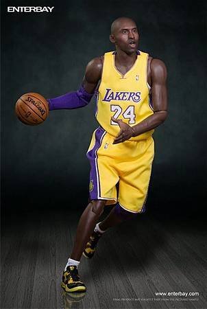 Enterbay-Kobe-Bryant-2_0-Real-Masterpiece-005