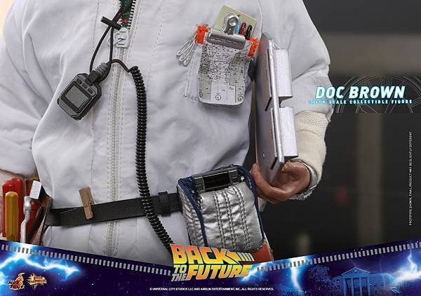 HOT TOYS回到未來布朗博士Doc Brown-MMS609