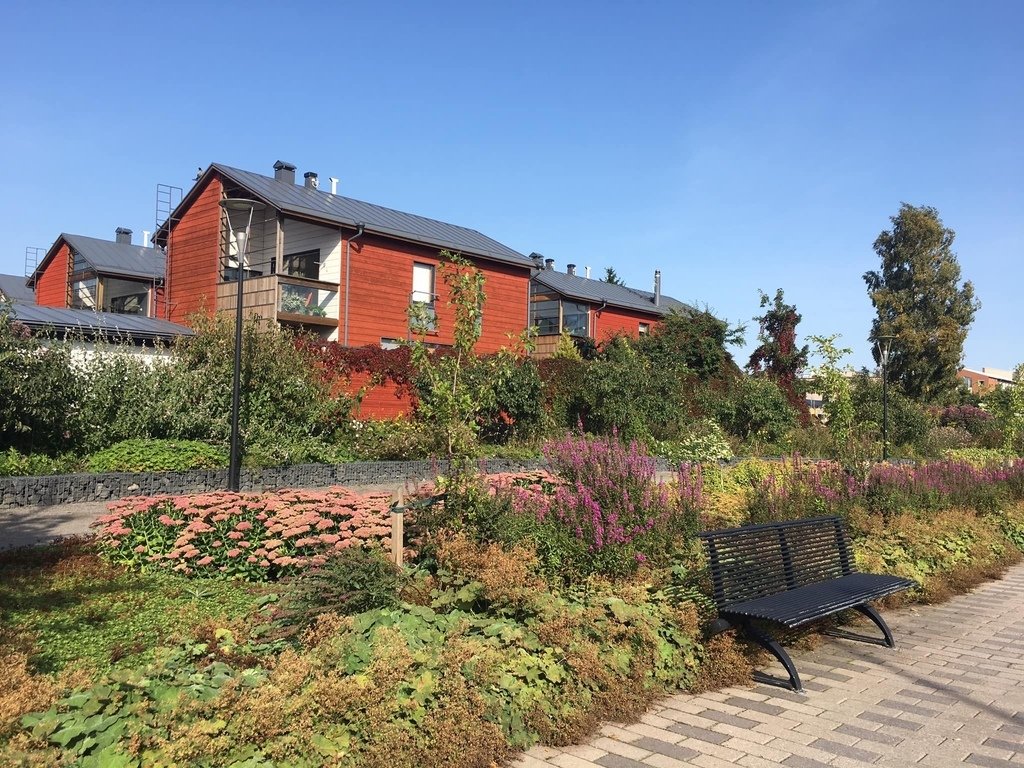 芬蘭·波爾沃 Porvoo | 河畔．紅色木屋．迷人古城．秋