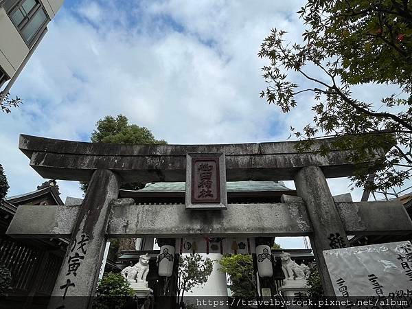 櫛田神社與博多祇園山笠夏日男性奔放的競爭活動