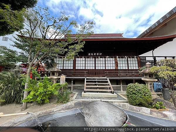 櫛田神社與博多祇園山笠夏日男性奔放的競爭活動