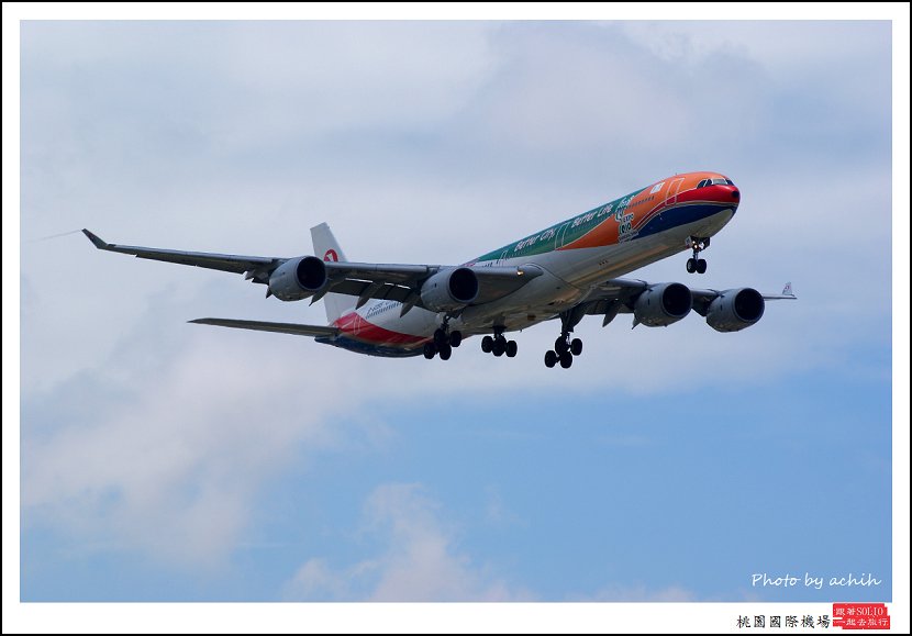 中國東方航空B-6055客機003.jpg