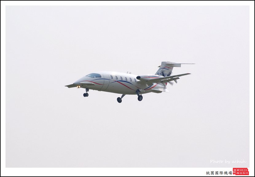 Piaggio P-180 S2-AEV.jpg