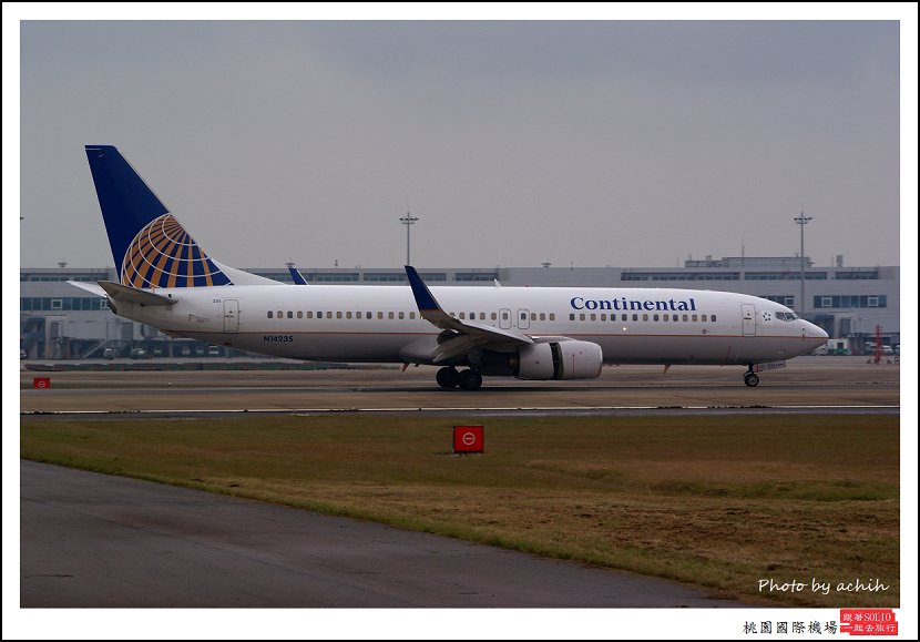 美國大陸航空N14235客機003.jpg