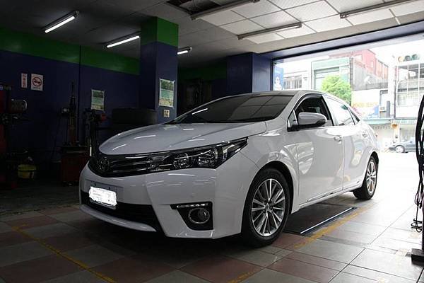 Corolla Altis MK11_01.jpg